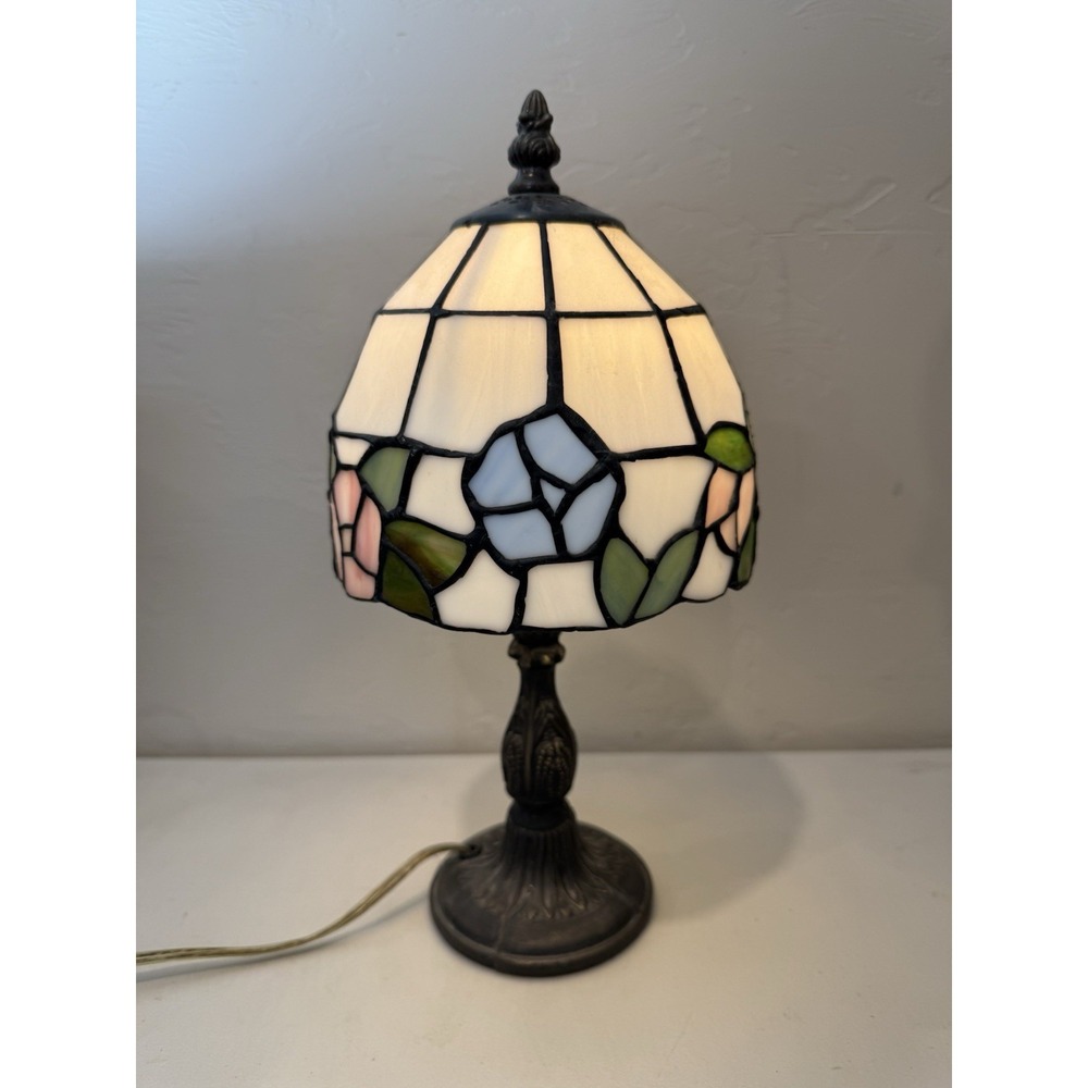 Vintage Tiffany Style Accent Table Lamp Pink Blue Roses Stained Glass Flower 13"